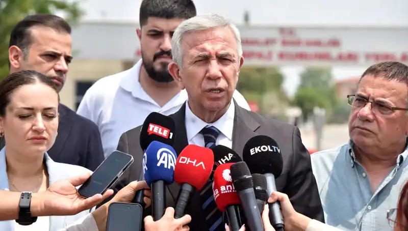 Mansur Yavaş, Muhittin Böcek'i Ziyaret Etti: İş Birliği Mesajı Verildi