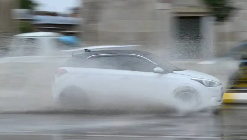 İstanbul ve Diğer İller İçin Meteoroloji'den Sağanak Uyarısı