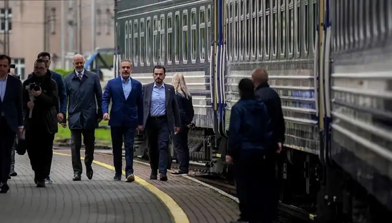 Dışişleri Bakanı Fidan, Ukrayna Ziyaretiyle Diplomatik Süreçte Yeni Bir Sayfa Açtı
