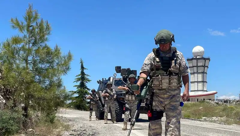 Bayramda Noel Baba Değil, Mehmetçik Nöbette: Vatan Savunması Devam Ediyor