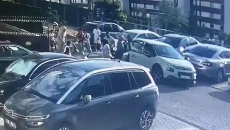 Eşini ve Yakınlarını Arabayla Ezdi: Şok Edici Olayın Perde Arkası