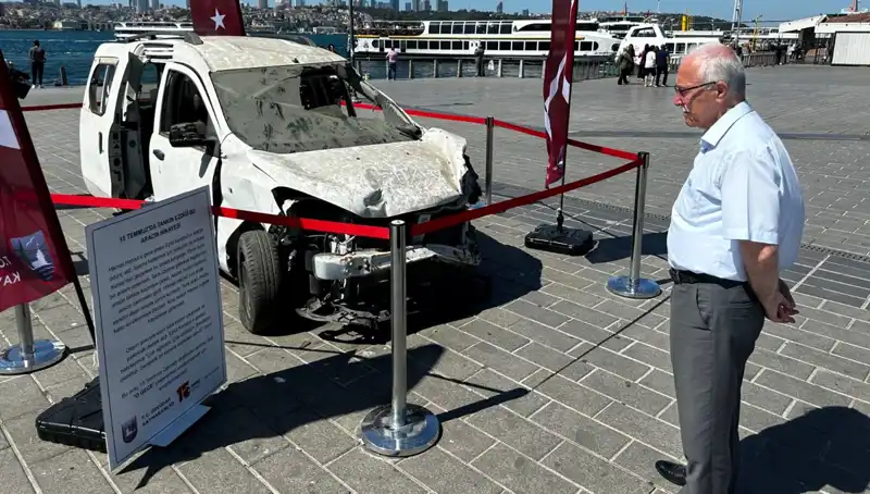 15 Temmuz Darbe Girişiminin Hatırası: Tankların Ezdiği Araçlar Sergileniyor