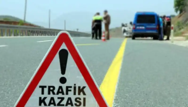 Bitlis'te İki Feci Kaza: 19 Kişi Yaralandı, Hayat Durdu!