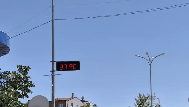 Yazın Kavurucu Gelişimi: Termometreler 38 Dereceyi Geçti!
