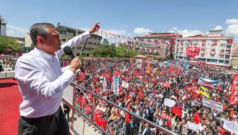 Özgür Özel'den Çarpıcı Açıklamalar: Örgütün Silah Bırakma Sürecine Tam Destek