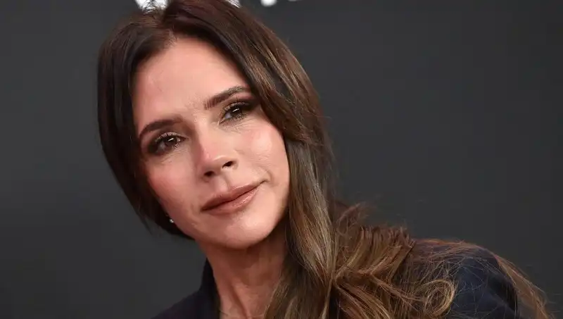 Victoria Beckham’ın Gençlik Sırrı: Bilim Dünyasını Kandıran Doğal Ürünler