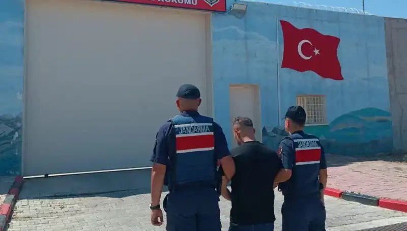 Afyon'da Farklı Suçlardan Aranan 9 Kişi, Güvenlik Güçleri Tarafından Yakalandı