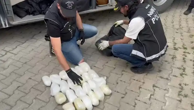 Yolcu Valizinde Bulunan 13 Kilo Metamfetamin Şoku!