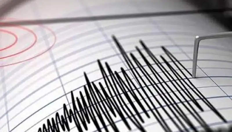 Sındırgı'da 4,3 Büyüklüğünde Deprem: Sallantılar Korkuttu!