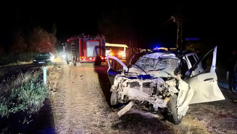 Ciple Traktör Çarpışması: 5 Yaralı, Olay Yerinde Gözyaşları