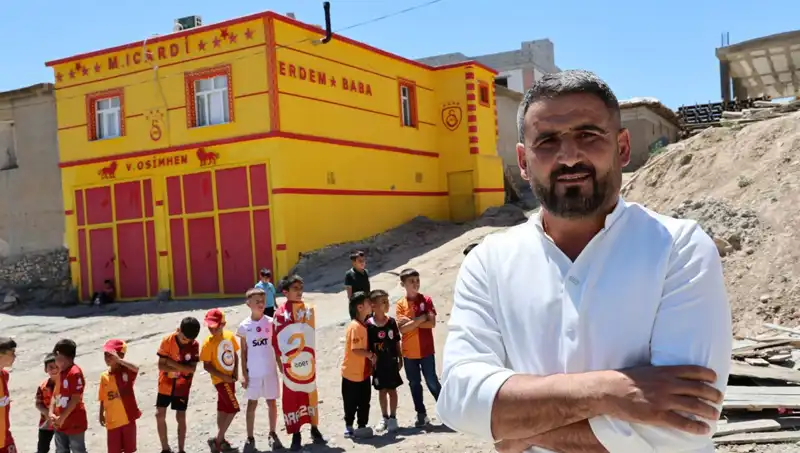 Fanatik Taraftar Evine Icardi ve Osimhen Yazdırdı: Futbol Aşkı Nereye Gidiyor?