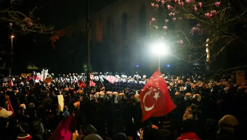 Gösterilerde Tutuklanan Gazetecilere Müjdeli Haber: Tahliye Edildiler!