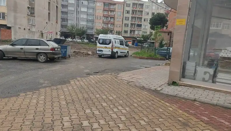 4'üncü Kattan Düşen Kadın Hayati Tehlike ile Hastaneye Kaldırıldı!