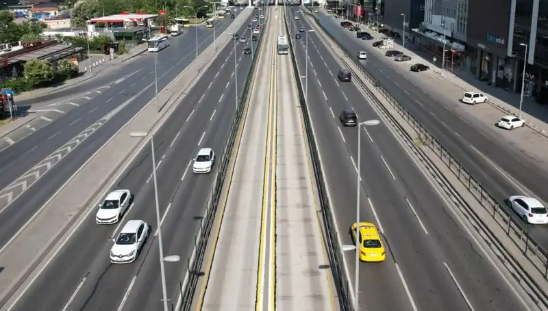 İstanbul'da Bayramda Boşalan Yollar: Nedenleri ve Sonuçları