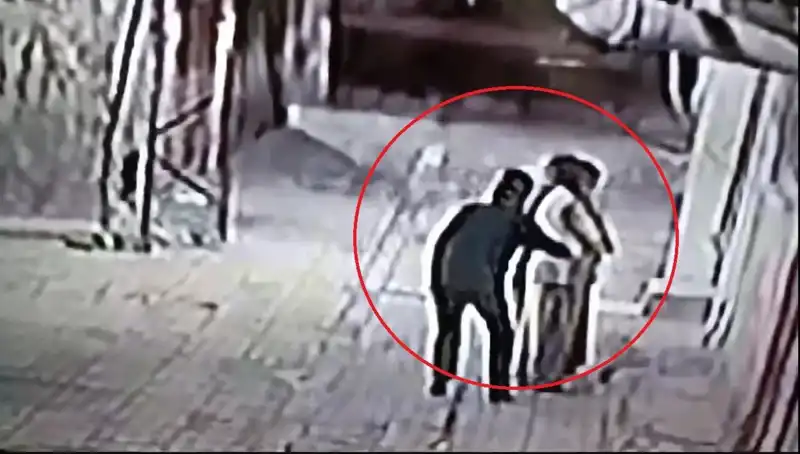 Polisler Kapkaççılara Sürpriz Operasyon: Pazarcı ve Simitçi Kılığına Girdiler