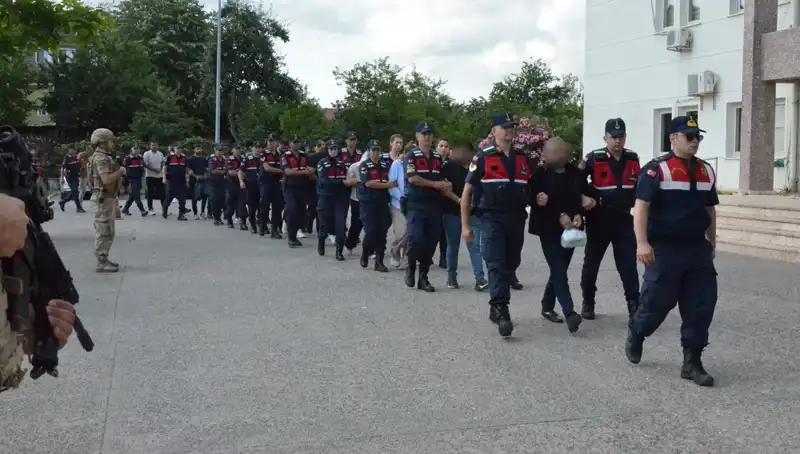 Hacizli Araçları Yeniden Tasarlayıp Satışa Sunan Şebeke Çökertildi