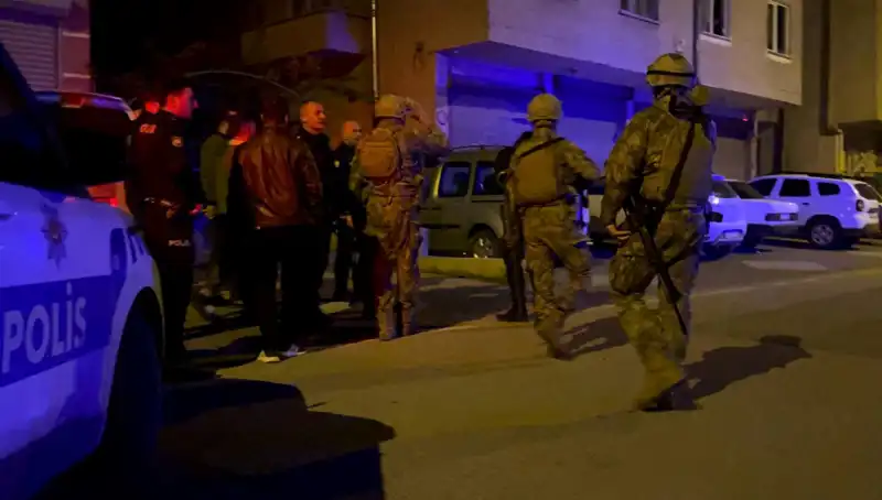 Ateş Açan Şahsın Evdeki Sırrı: Kalabalık Sokakta Gergin Anlar