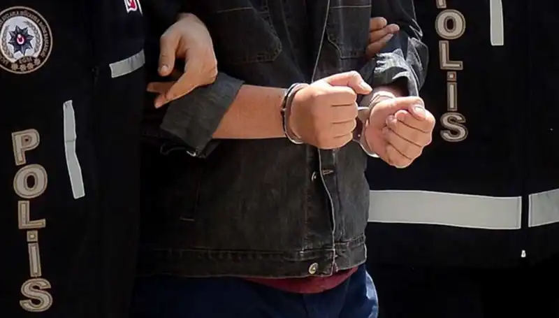 Kayseri'de Yasa Dışı Silah Ticareti: İki Zanlı Operasyonda Yakalandı