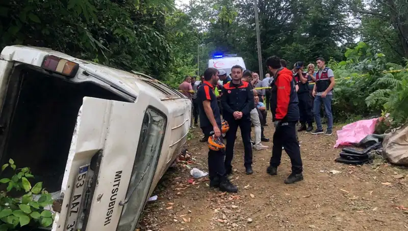 Rize'de Yürekleri Dağlayan Minibüs Kazası: İki Can Gitti, Üç Yaralı