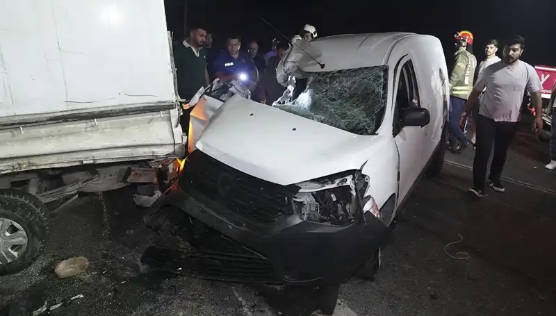 İstanbul'da Feci Kaza: Araba Takla Attı, 3 Kişi Yaralandı!