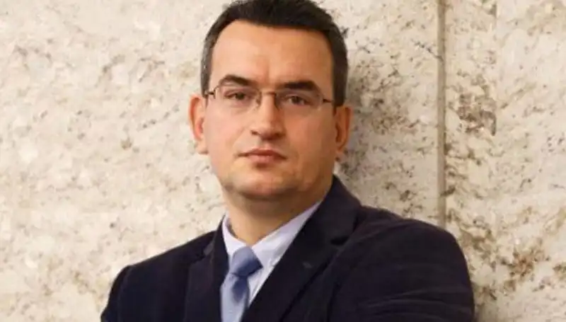 Metin Gürcan: DEVA Partisi'nin Kurucu Üyesinin İlginç Hayat Hikayesi