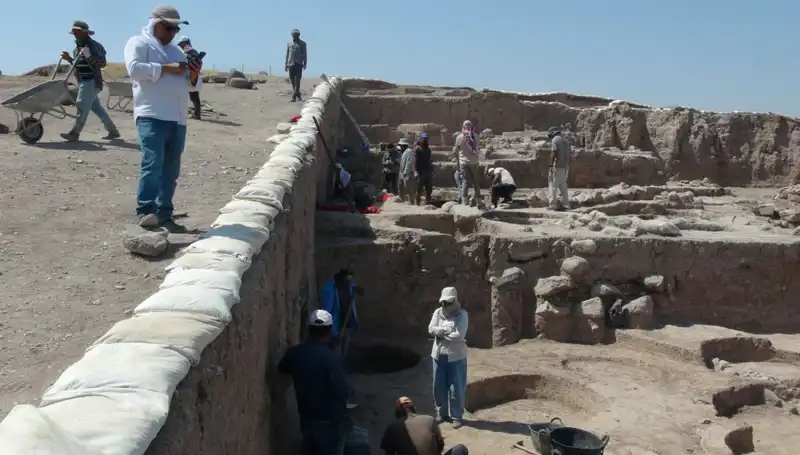 Kilis Oylum Höyük'teki Kazı Çalışmaları: Sıcak Havanın Zorluklarına Rağmen Devam Ediyor