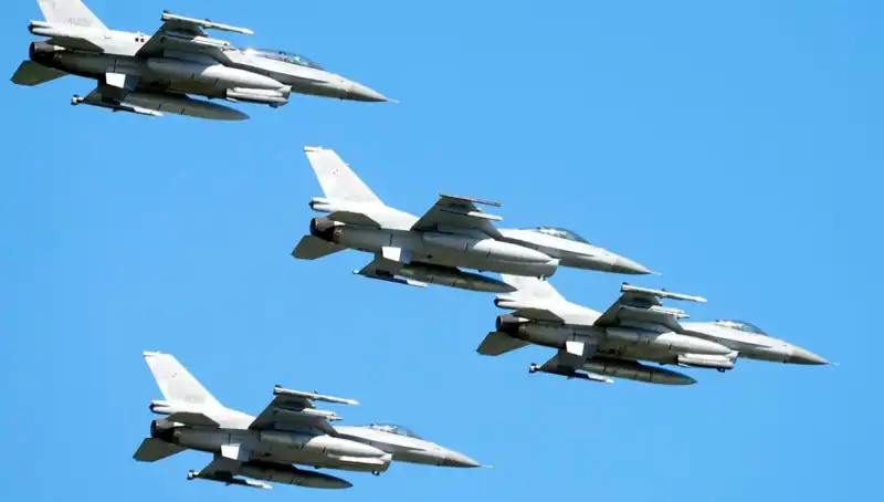 ABD, Ukraynalı Pilotları F-16 Uçaklarına Eğitmek İçin 310 Milyon Dolar Harcıyor