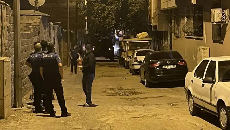 Silahlı Şahıs Polise Ateş Açtı, Bacaklarından Vurularak Ele Geçirildi!