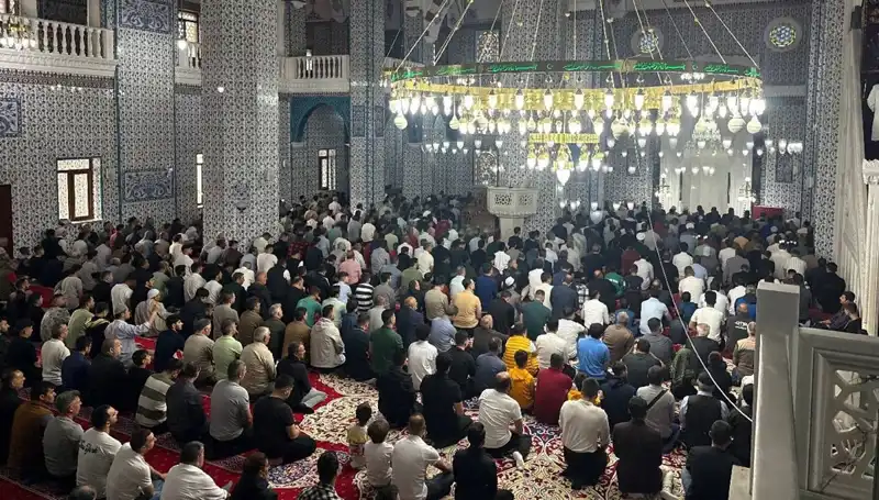 Iğdır'da İlk Bayram Namazı Coşkuyla Kılındı: Gelenekler Canlandı