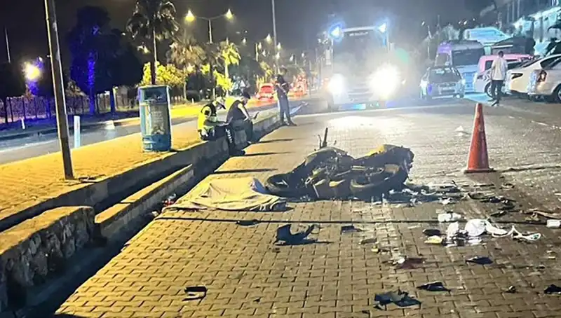 Alanya'da Motosiklet Kazası: Gençler Arasında Tartışmalı Olay!
